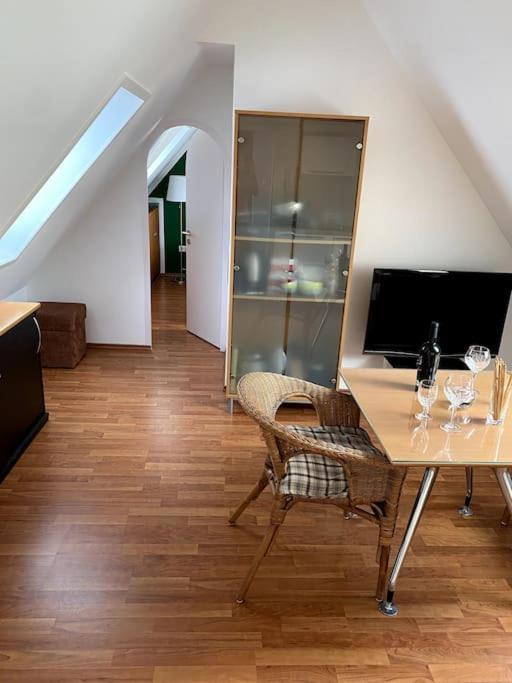 Ferienwohnung Super Zentral Begehrte Wohnlage Parkplatz Vor Haus Nürnberg Exterior foto