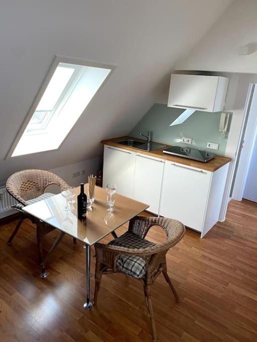 Ferienwohnung Super Zentral Begehrte Wohnlage Parkplatz Vor Haus Nürnberg Exterior foto