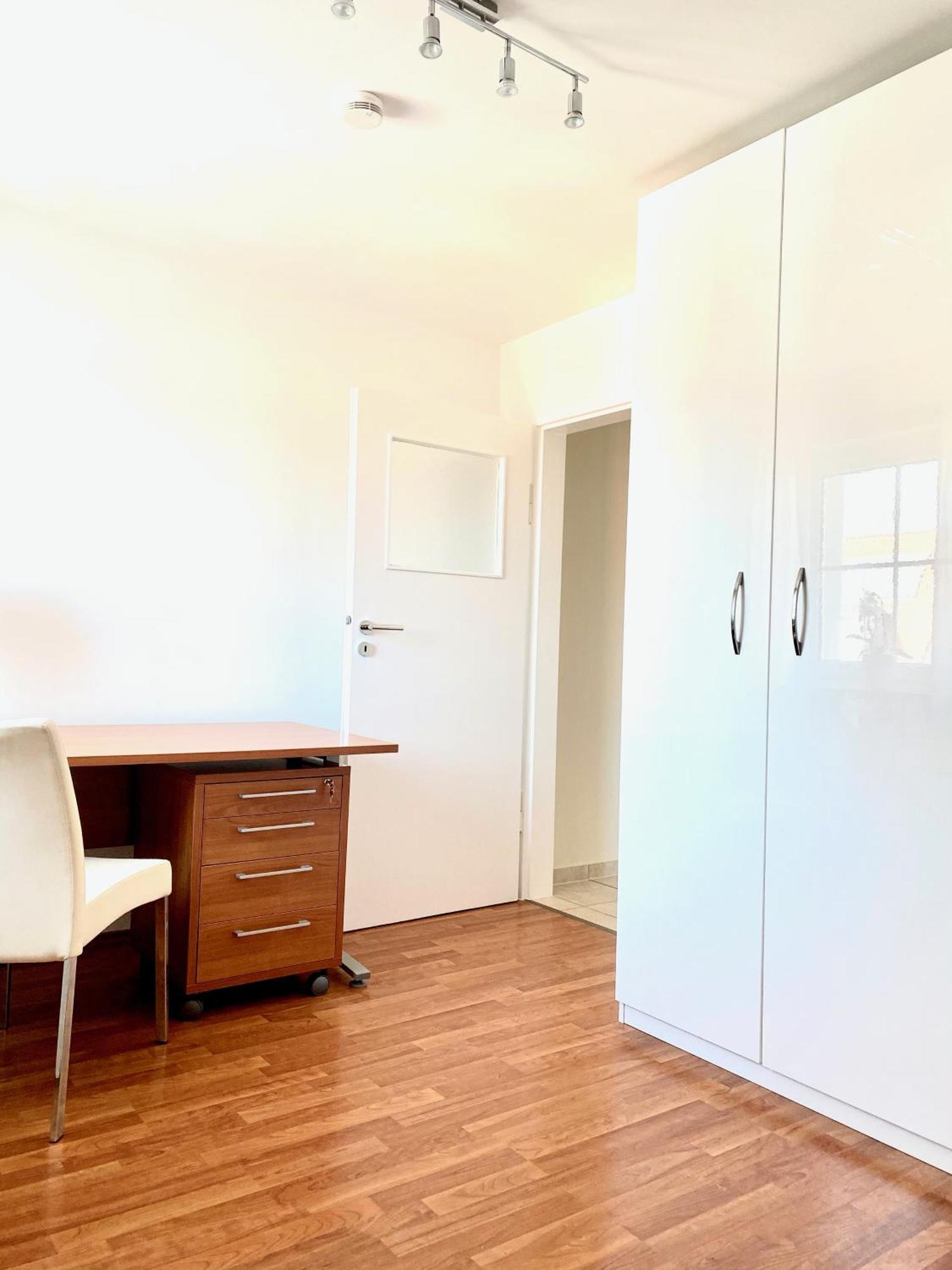 Ferienwohnung Super Zentral Begehrte Wohnlage Parkplatz Vor Haus Nürnberg Exterior foto